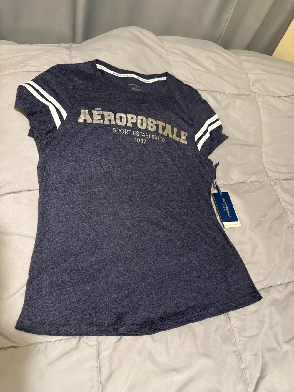 Aeropostale Navy Blue Graphic Short Sleeve Tee with White Stripes